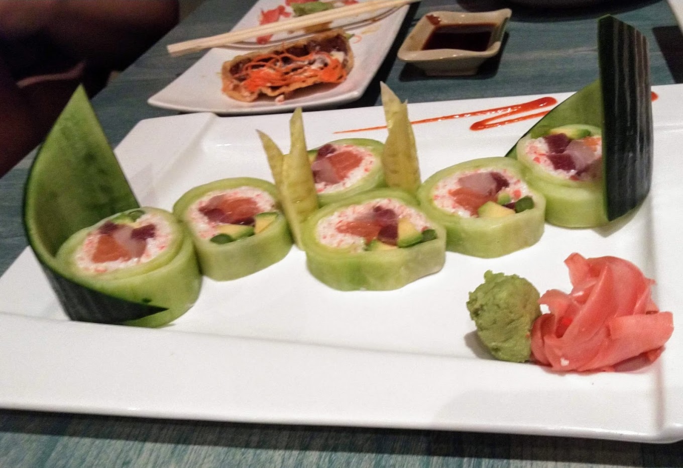 Sushi & Rolls